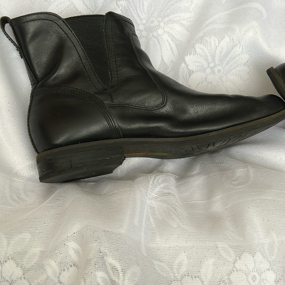 Timberland ladies Earthkeeper booties size 91/2